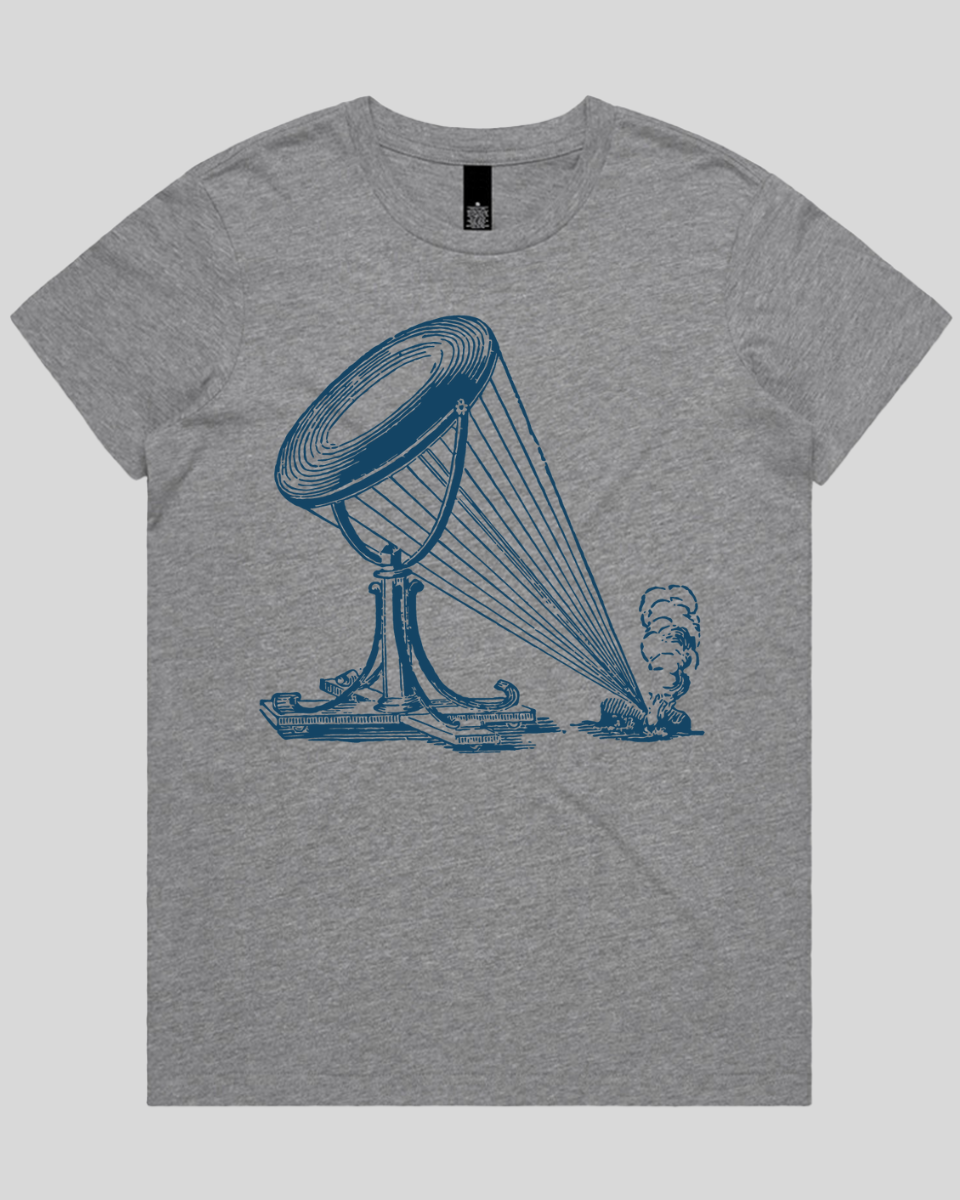 Retro Magnifying Glass Women's T-Shirt