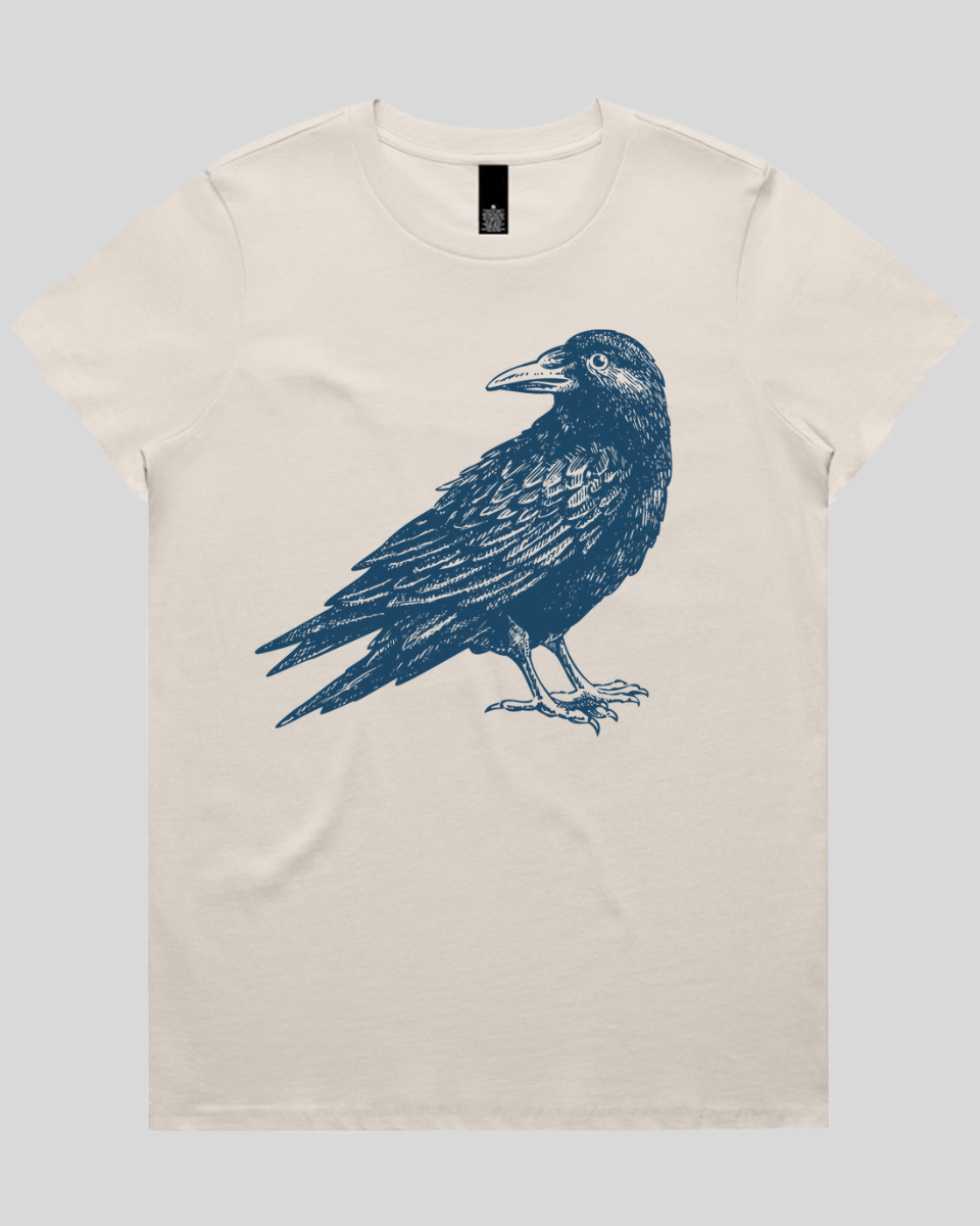 Raven Standing Women's T-Shirt