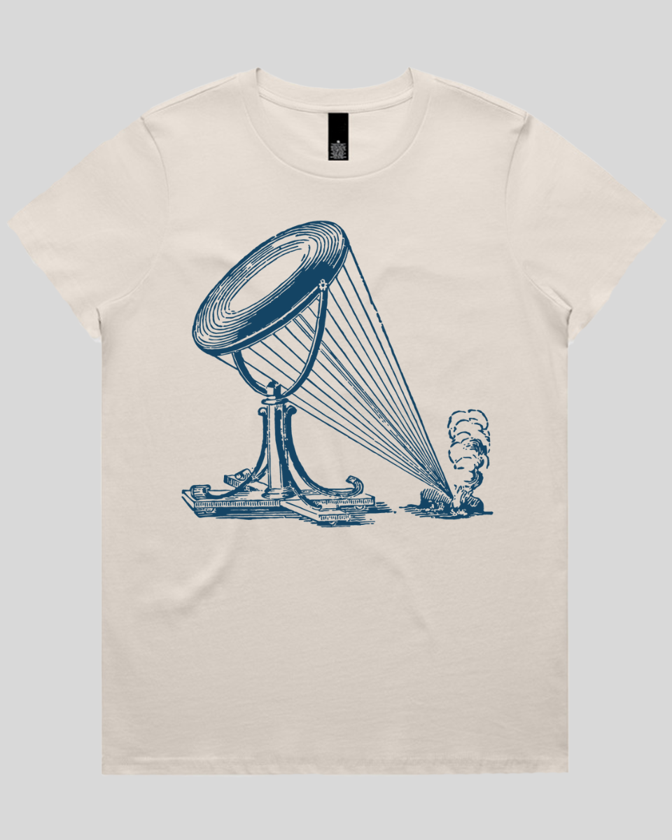Retro Magnifying Glass Women's T-Shirt