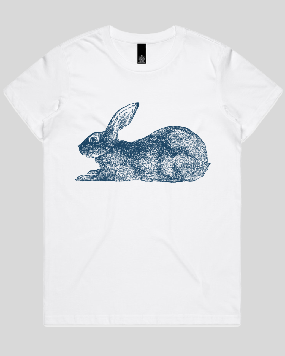 Rabbit Sitting Women's T-Shirt