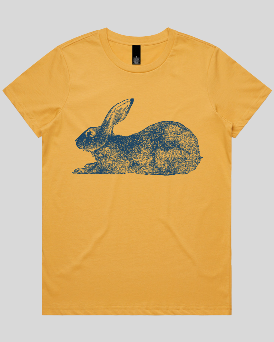 Rabbit Sitting Women's T-Shirt