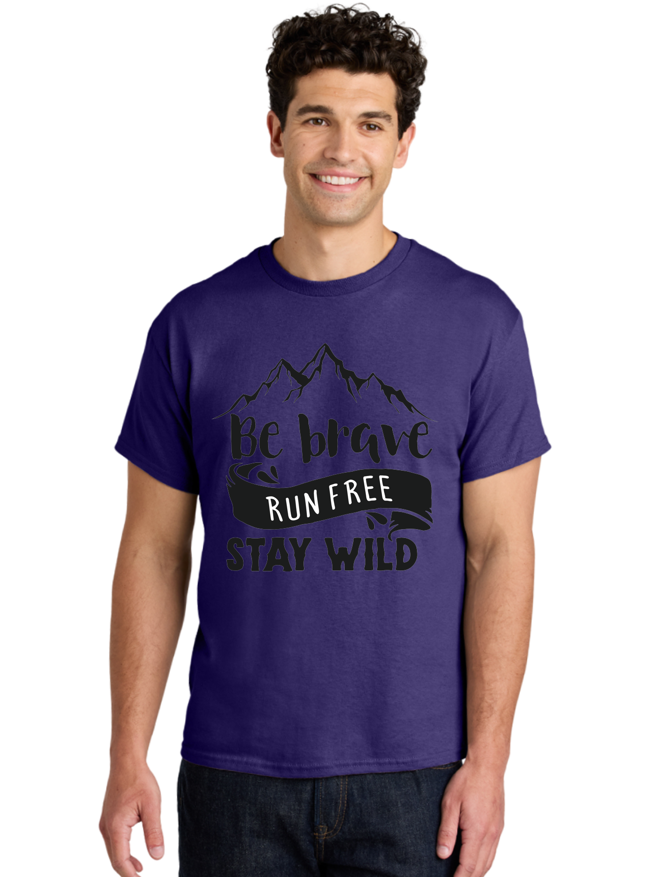 Be-Brave-Run-Free-Stay-Wild Men'S Graphic Tee, 100% Cotton, Comfortable Casual Summer Wear, Machine Washable, Inspirational Quote, Motivational Words, Bold Typography, Mountain Landscape, Running Free, Staying Wild, Brave Spirit, Freedom, Aac494