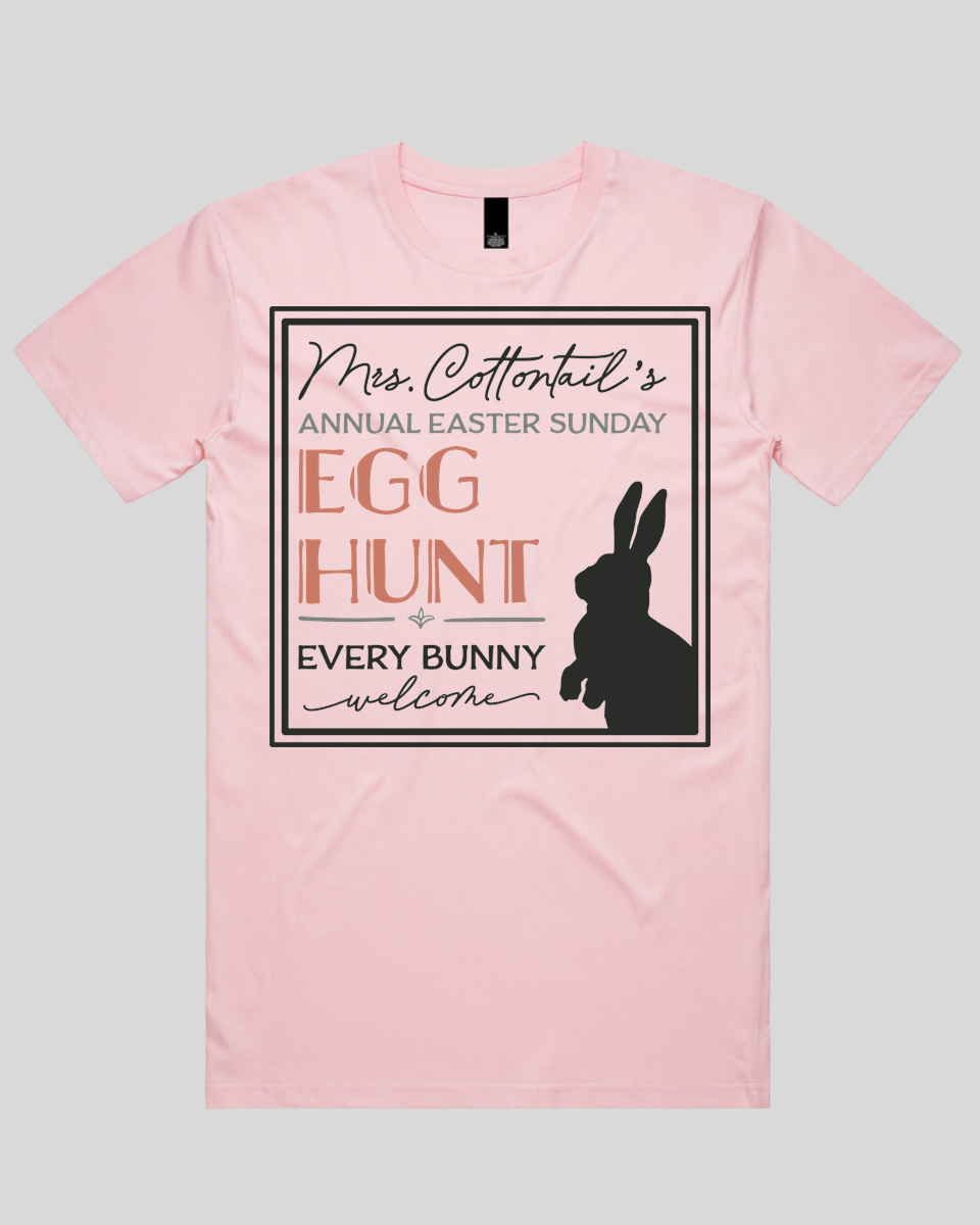 Mrs Cottontails Easter Egg Hunt Men's T-Shirt