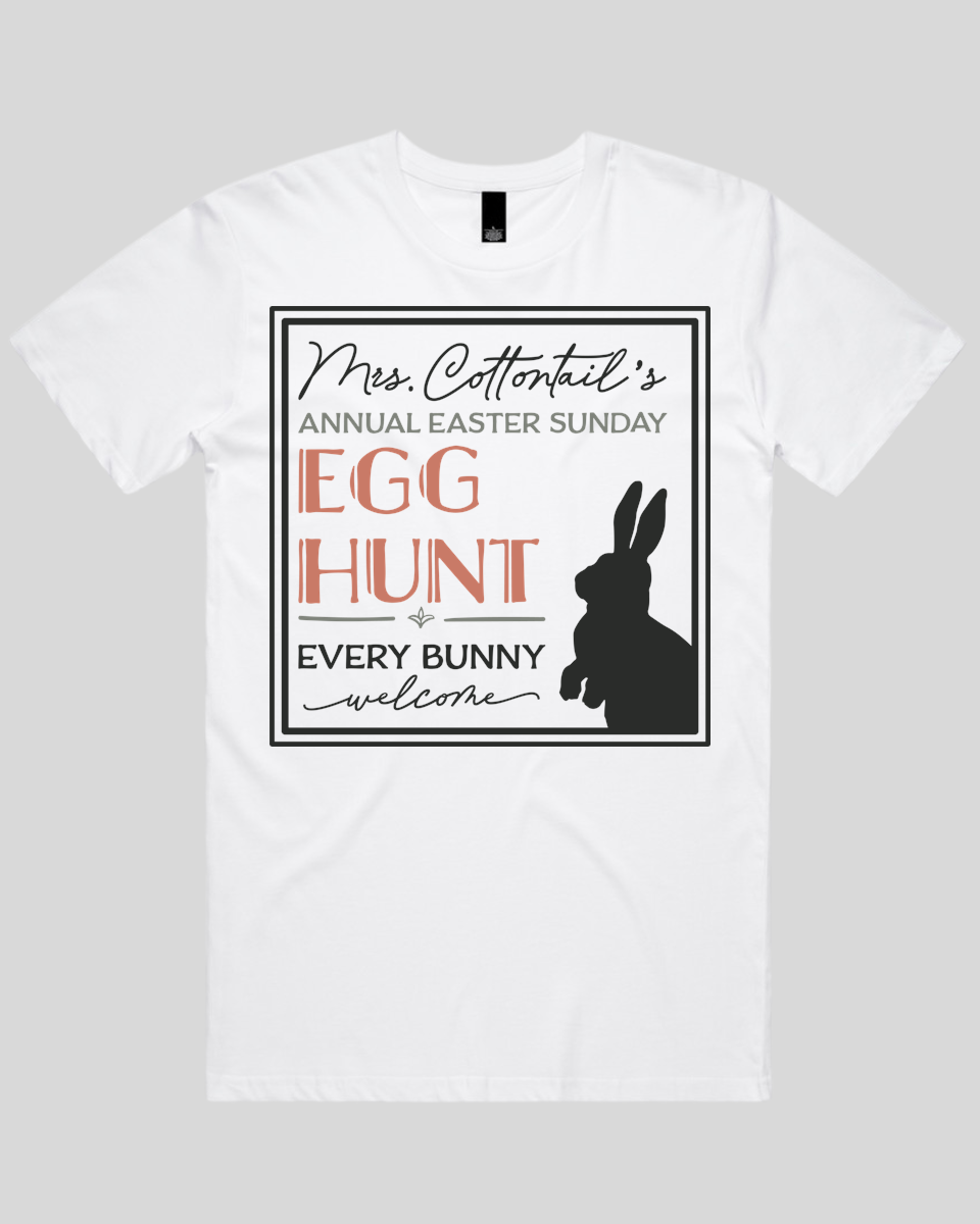 Mrs Cottontails Easter Egg Hunt Men's T-Shirt