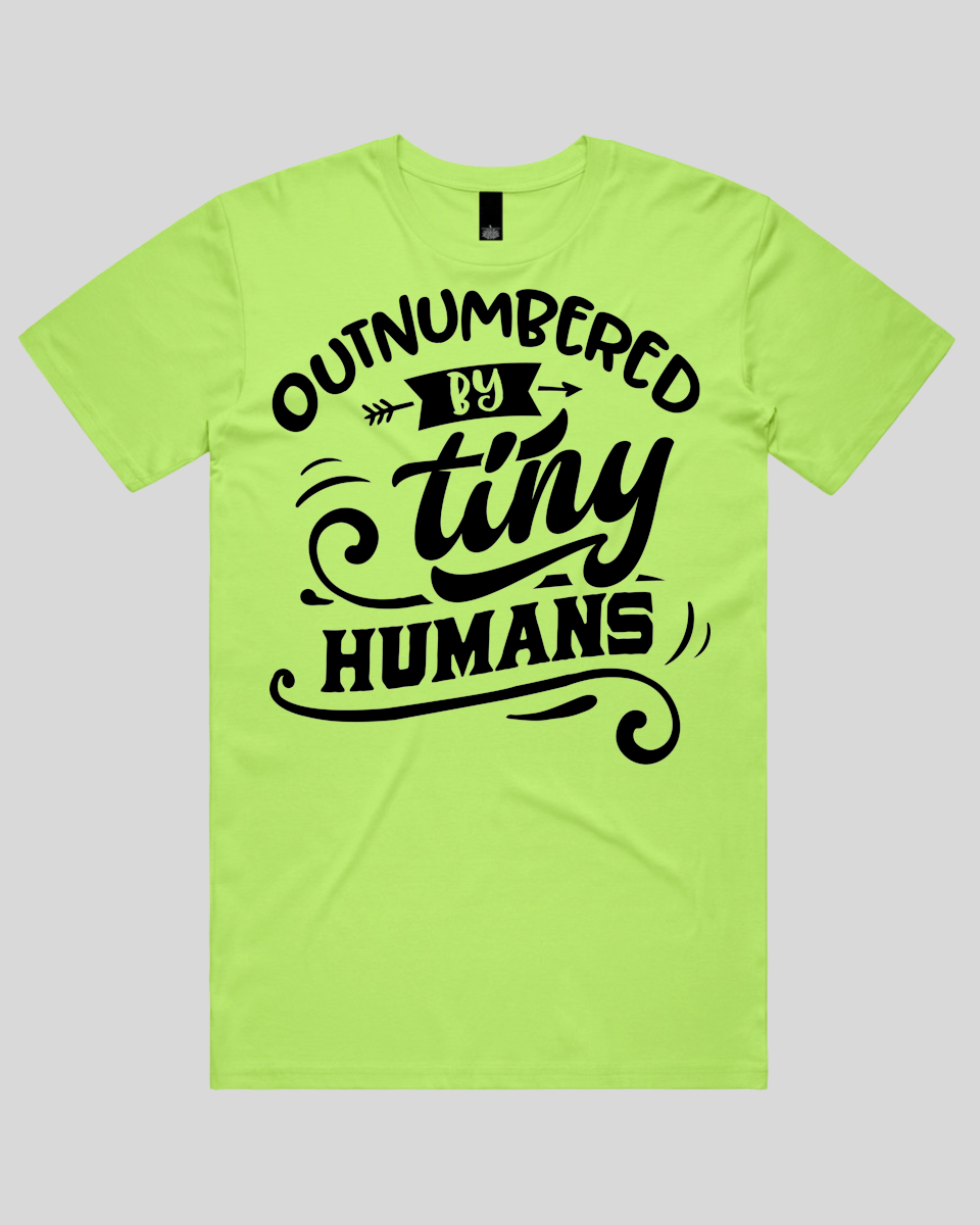 Outnumbered by tiny humans Men's T-Shirt