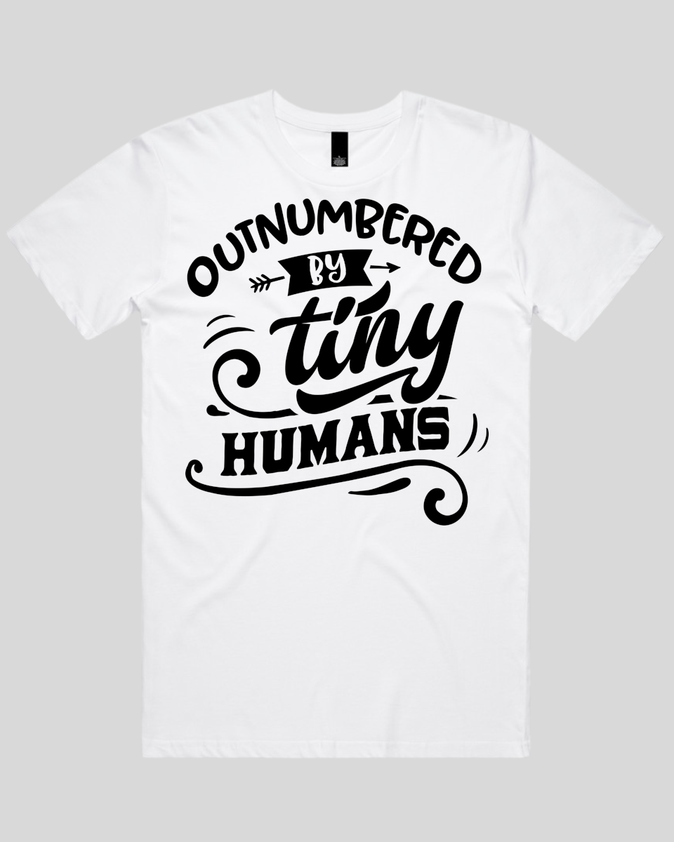 Outnumbered by tiny humans Men's T-Shirt