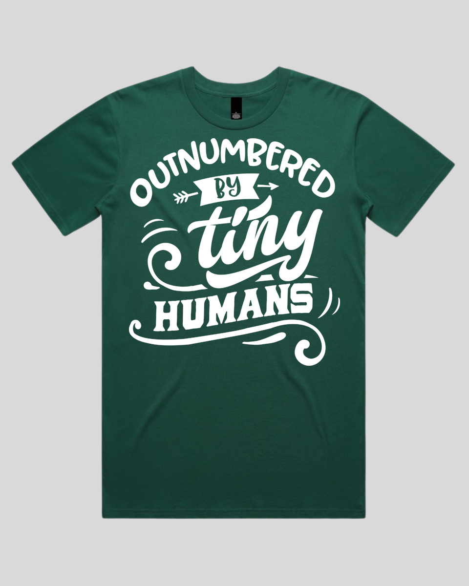 Outnumbered by tiny humans Men's T-Shirt