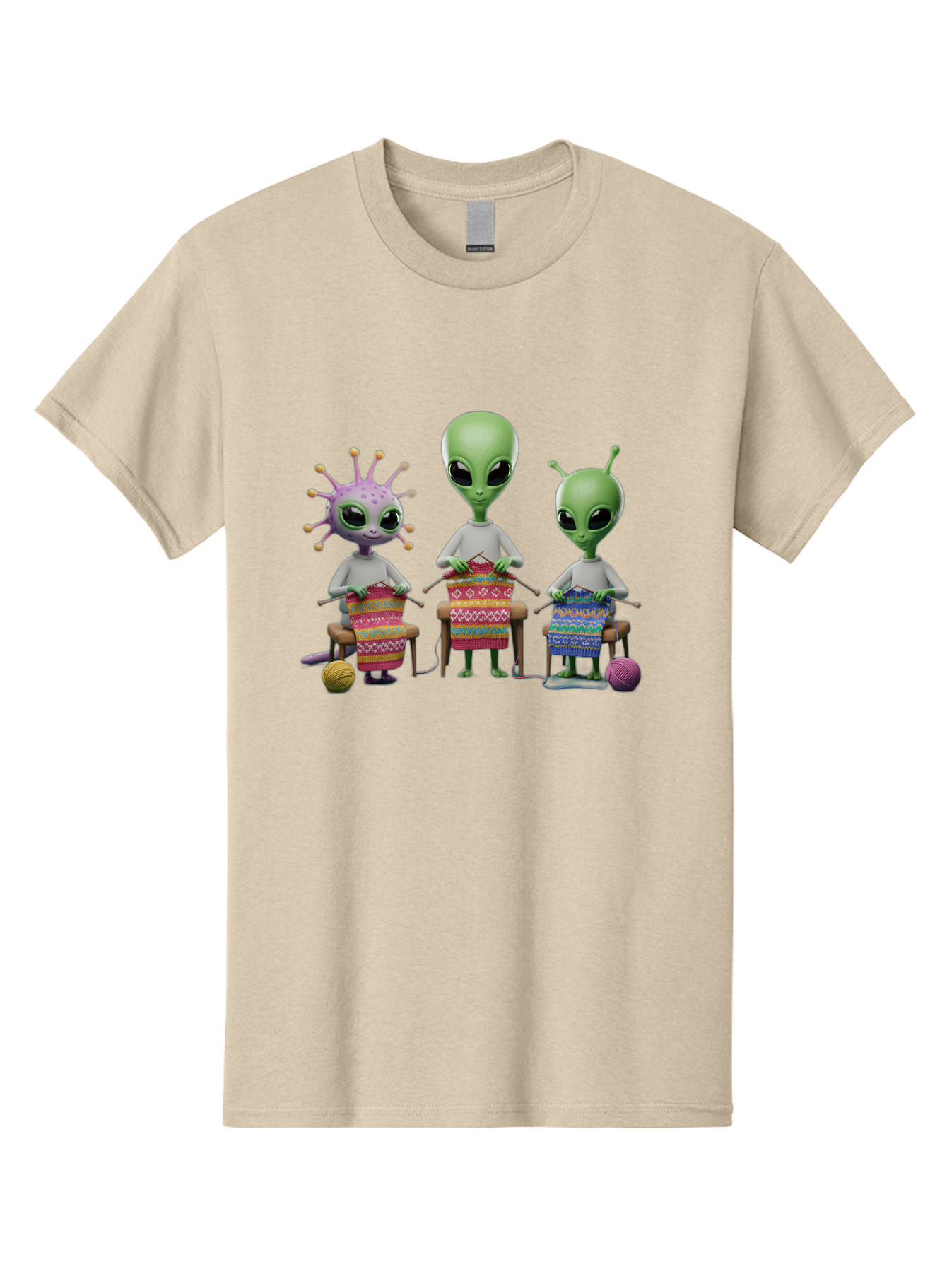 Aliens-Knitting Men'S Graphic Tee, 100% Cotton, Comfortable Casual Summer Wear, Machine Washable, Cartoon Aliens, Knitting Patterns, Colorful Yarn, Creative Creatures, Extraterrestrial Hobby, Playful Illustration, Knitting Needles, Bab638
