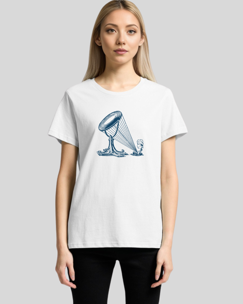 Retro Magnifying Glass Women's T-Shirt